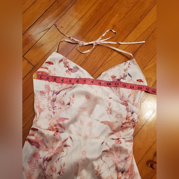 NWOT Guess floral satin jumpsuit. Faux wrap. Tie around neck. Wide leg. Size S. - Picture 9 of 16